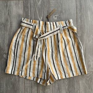 Shorts-paper bag style